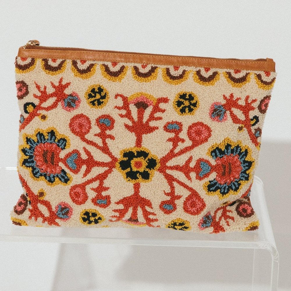 Evora Clutch | Light Evora